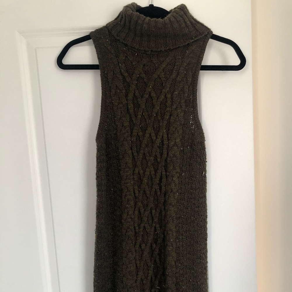 AE midi turtle neck sweater dress in small